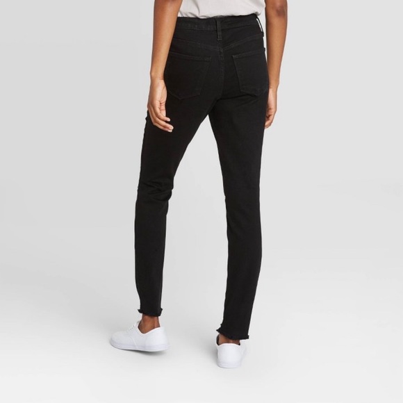 Mid-rise Universal Thread Skinny Jeans - Picture 5 of 10